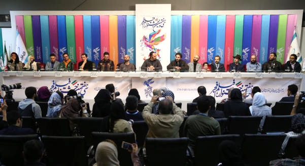 نشست نقد و بررسی فیلم مسخره‌باز ساخته همایون غنی‌زاده؛ فیلمی که همه چیزش همچون تئاتر ساخته شده است